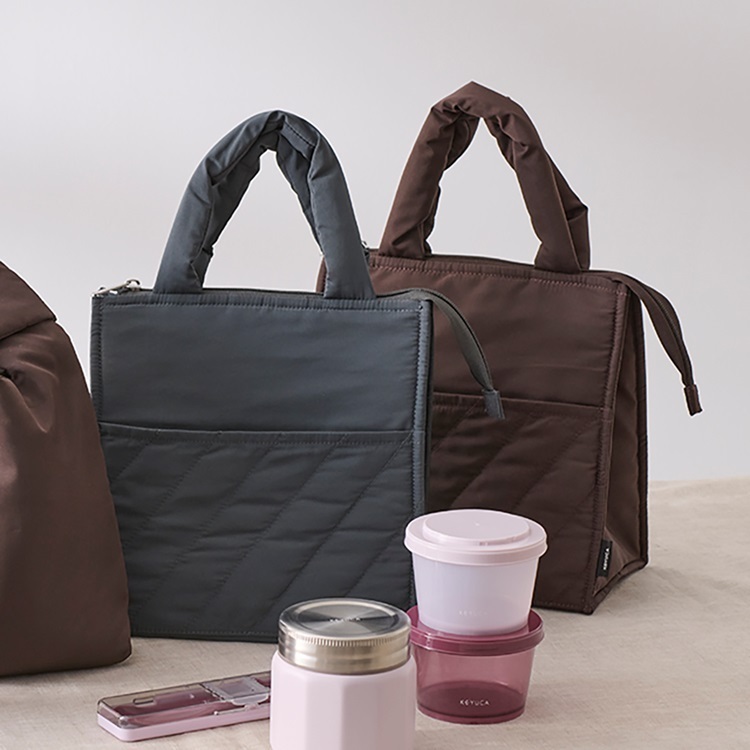 出し入れしやすい広口設計！保冷機能付きランチトート