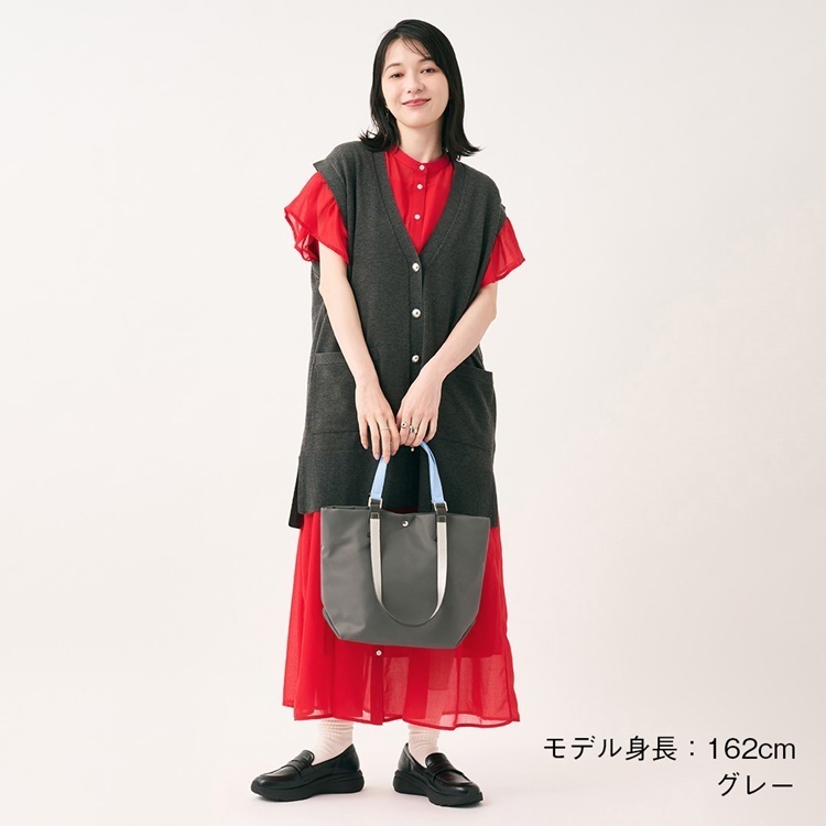 ON、OFF使えるニットのジレ