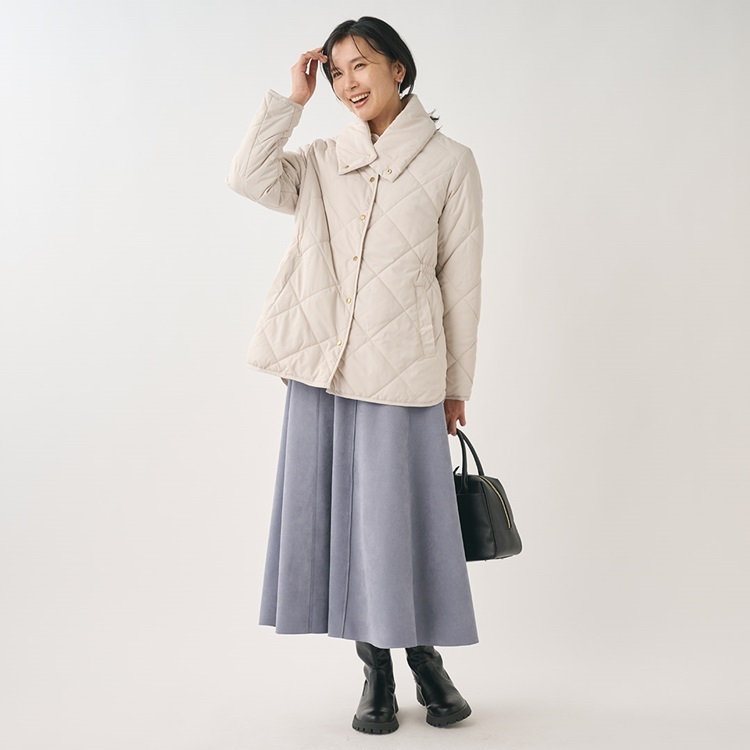 雨や汚れを弾く！襟でアクセント映えするハーフジャケット